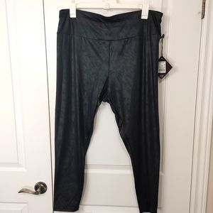 Black faux leather leggings size 2X